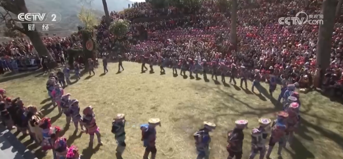 千年技藝助力鄉(xiāng)村振興 彝繡“繡”出美好新生活