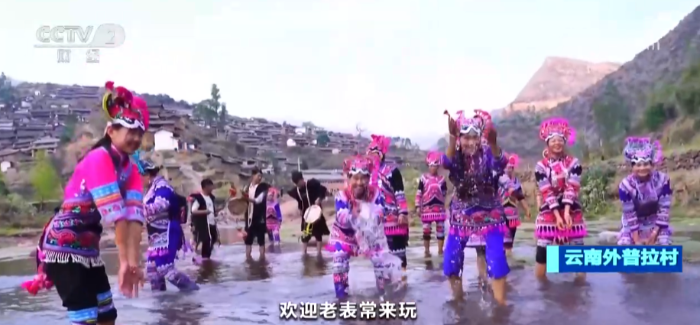 千年技藝助力鄉(xiāng)村振興 彝繡“繡”出美好新生活