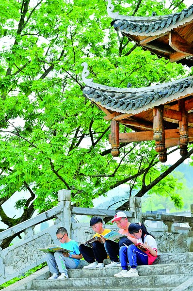 春日，攜一卷泛黃的書回家——古舊書市煥發(fā)新機(jī)