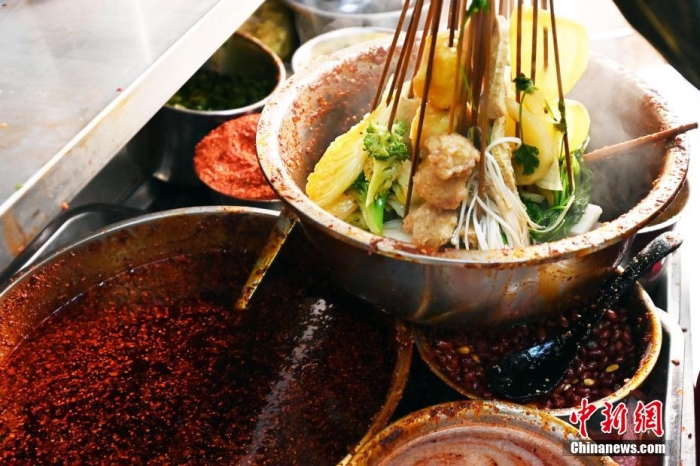 甘肅天水麻辣燙。九美旦增 攝.jpeg