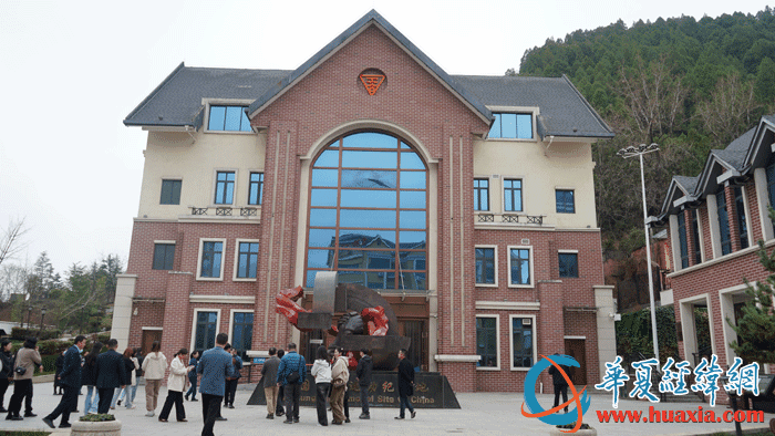 境外媒體采訪團走進鳳縣 探訪中國工合運動紀念地(圖)