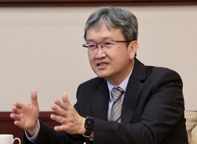 近日臺灣近頻繁發(fā)生停電事件，臺電總經(jīng)理王耀庭原要請辭負責，但后來宣布接受慰留。（圖源：臺灣《聯(lián)合報》）