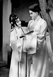 演藝新空間:持續(xù)激發(fā)戲劇藝術創(chuàng)新熱情 演藝新空間:持續(xù)激發(fā)戲劇藝術創(chuàng)新熱情