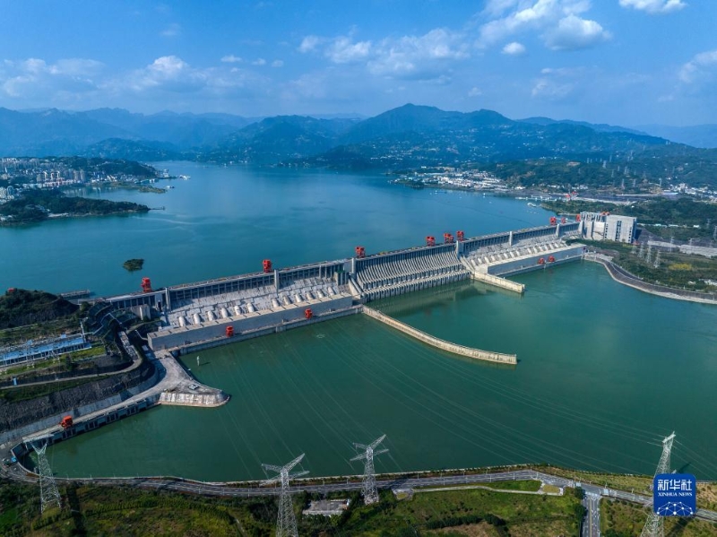 2023年10月20日在湖北省宜昌市秭歸縣茅坪鎮(zhèn)拍攝的水位上漲后的三峽水庫(kù)（無(wú)人機(jī)照片）。（圖源：新華社）