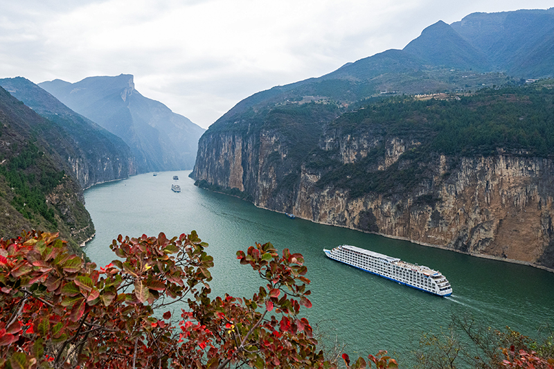 2023年11月29日在重慶奉節(jié)縣拍攝的長(zhǎng)江瞿塘峽風(fēng)光。（圖源：新華社）