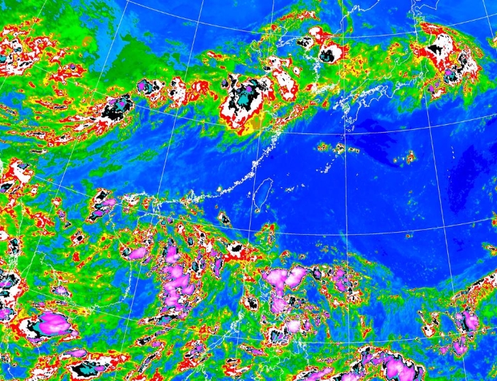 吳德榮表示，臺(tái)灣東南方海面有一熱帶擾動(dòng)，下周二發(fā)展成熱帶低壓或輕颱的機(jī)率皆調(diào)高至70％，動(dòng)向較具威脅。（中央氣象署提供）