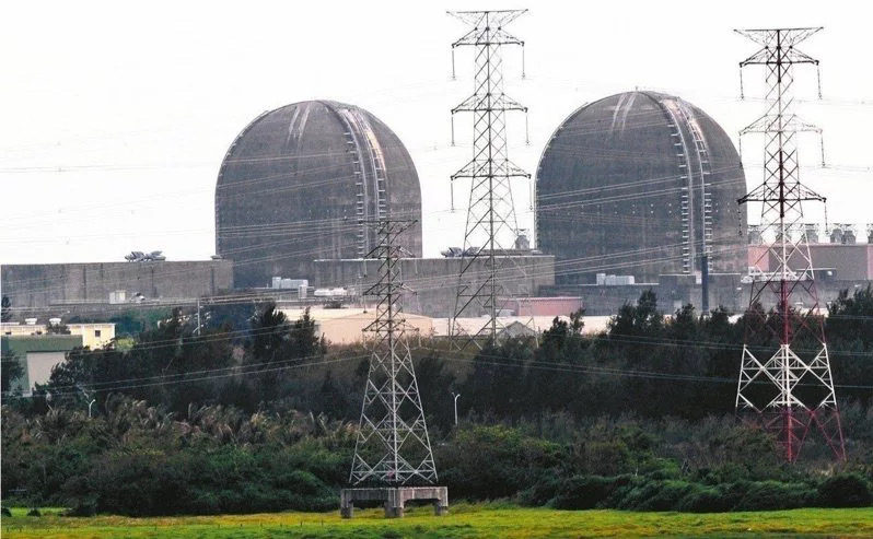 臺灣“核三廠”1號機7月27日停機，全臺只剩一部核能機組仍在運轉。圖為臺灣“核三廠”。（圖源：臺灣“聯(lián)合新聞網”）