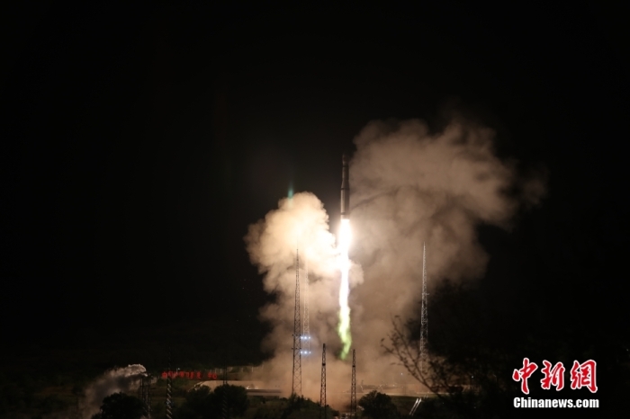 北京時(shí)間9月6日2時(shí)30分，中國在太原衛(wèi)星發(fā)射中心使用長征六號運(yùn)載火箭，成功將吉利星座03組衛(wèi)星發(fā)射升空，10顆衛(wèi)星順利進(jìn)入預(yù)定軌道，發(fā)射任務(wù)獲得圓滿成功。這次任務(wù)是長征系列運(yùn)載火箭的第534次飛行。安迪 攝