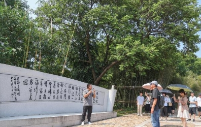 采訪團(tuán)一行參觀大余縣陽明心園