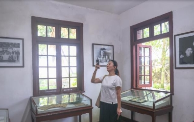 兩岸媒體人參觀蔣經(jīng)國先生舊居