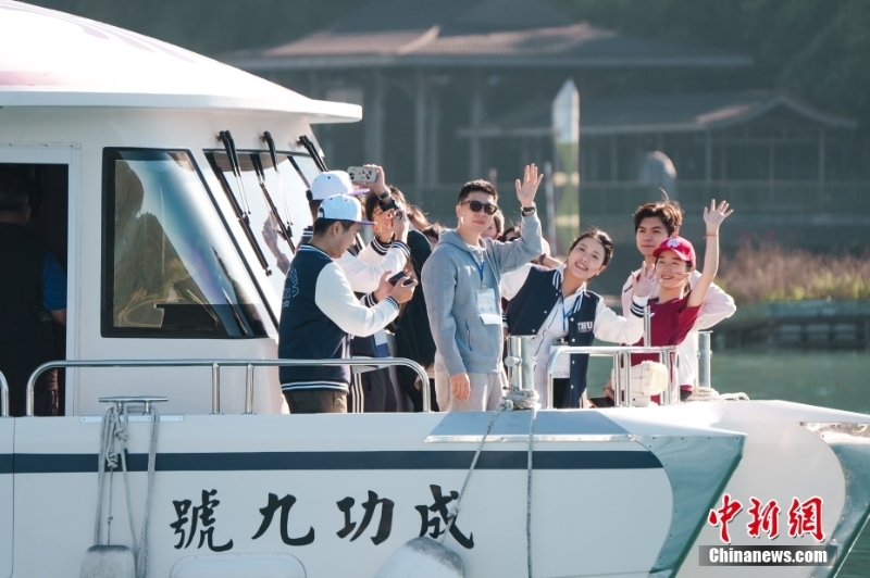 大陸高校師生體驗棒球、游覽日月潭