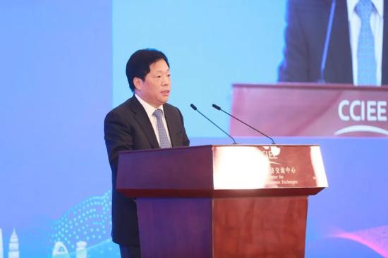 中央財(cái)經(jīng)委員會辦公室分管日常工作副主任、中央農(nóng)村工作領(lǐng)導(dǎo)小組辦公室主任韓文秀 中國國際經(jīng)濟(jì)交流中心供圖