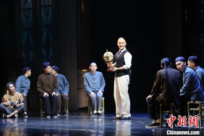 大型原創(chuàng)音樂劇《青年孫中山》在廣州首演