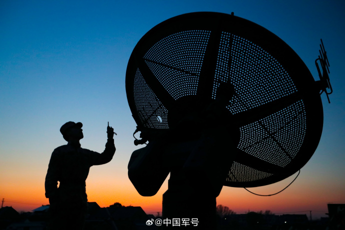 008rKb6ply1hzqy4ofx81j34802tckjo