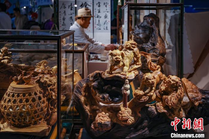 “兩岸非遺和傳統(tǒng)技藝交流暨精品展”亮相南京