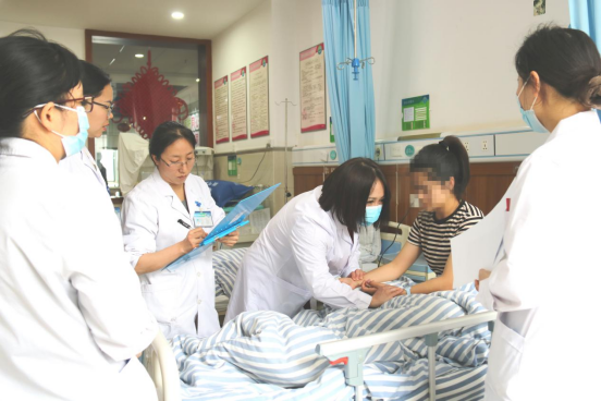 首位云臺中醫(yī)盧麗君專家工作站落戶彌勒市661