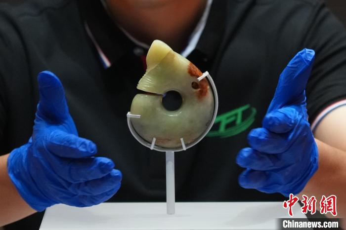 “紅山玉龍”在滬開箱備展