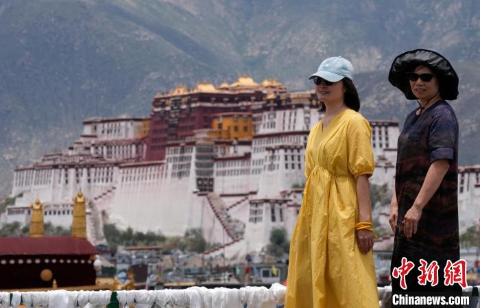 千年布達拉宮催熱拉薩“觀景經(jīng)濟”