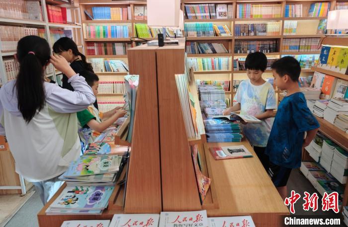 福州：暑假“書香熱”升溫