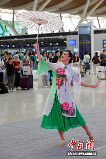 展示中華文化上海機場打造暑運精彩人文出行體驗