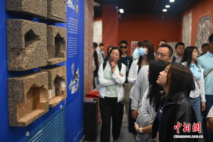 臺灣青少年甘肅研學(xué)活動蘭州啟動：感受數(shù)字敦煌了解壁畫“永生”