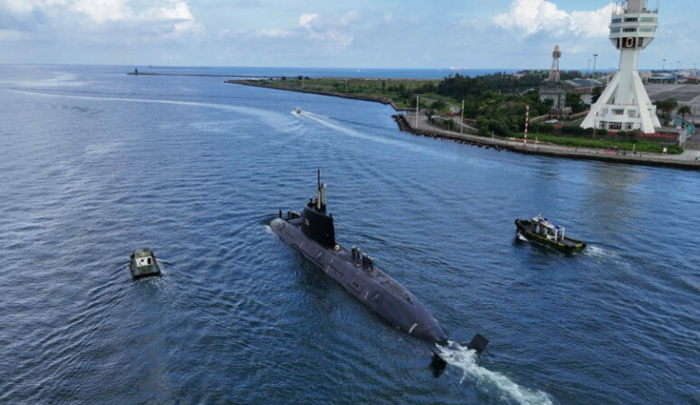 海鯤號潛艇出海測試