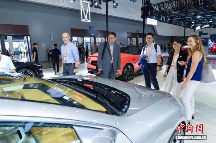 2025世界新能源汽車大會在?？谂e行