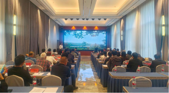 “臺商臺企走進(jìn)龍江”臺灣商界代表人士黑龍江參訪團(tuán)側(cè)記1075