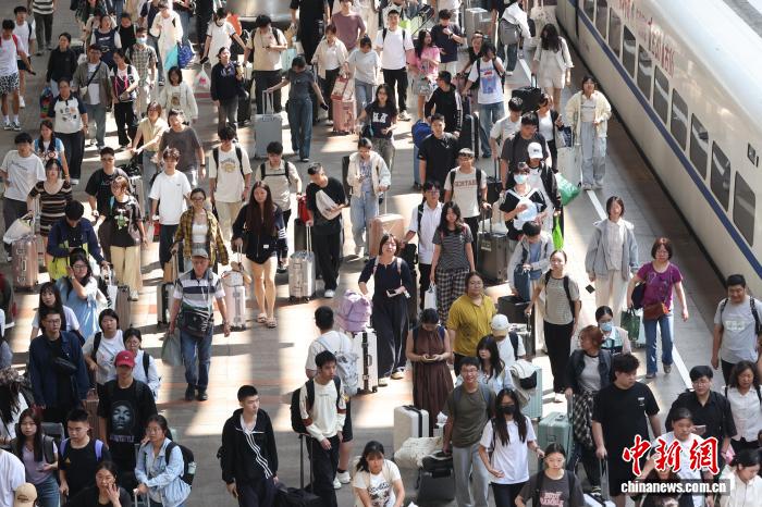 長三角鐵路迎來返程客流最高峰