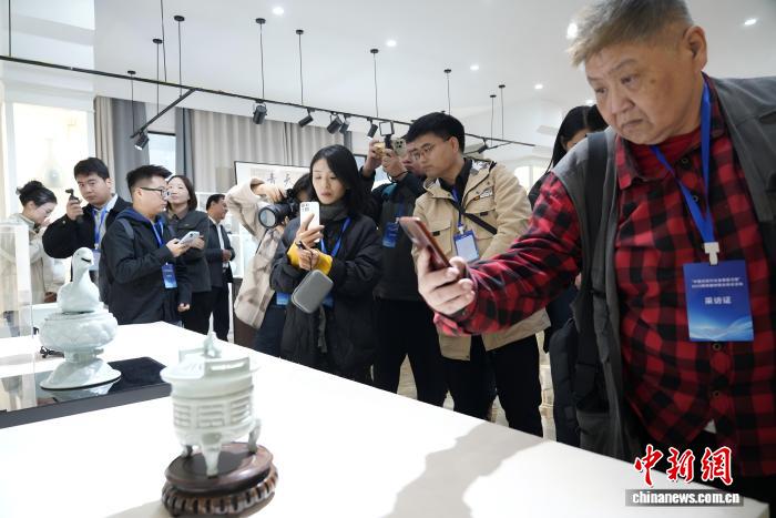 臺灣媒體人走進河南汝州感受千年汝瓷文化
