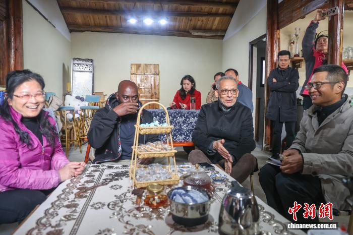 中外嘉賓走進江西南昌縣湖陂村領(lǐng)略中國鄉(xiāng)村振興故事