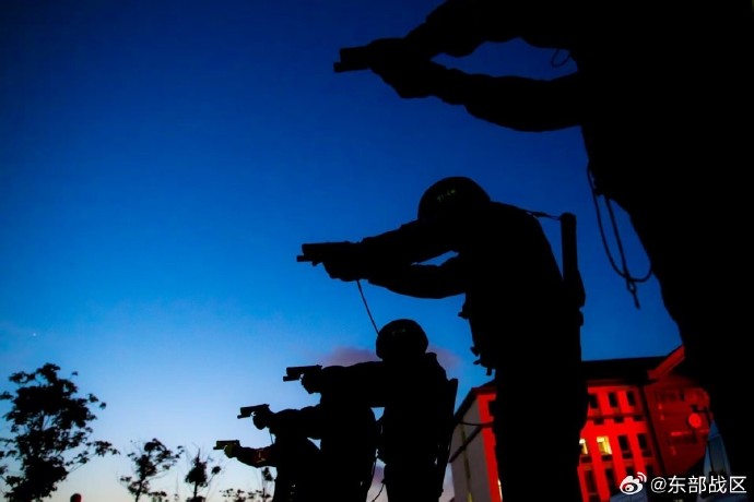 008aq8oQgy1ia7ltnh2lmj30xc0m8abw