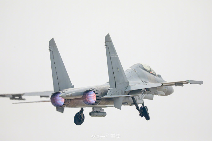 001SX8hXly1iaa4d8xs76j656o3gge8402