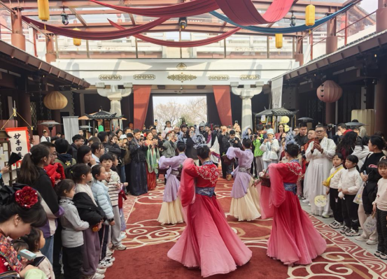 穿上漢服哭了1385